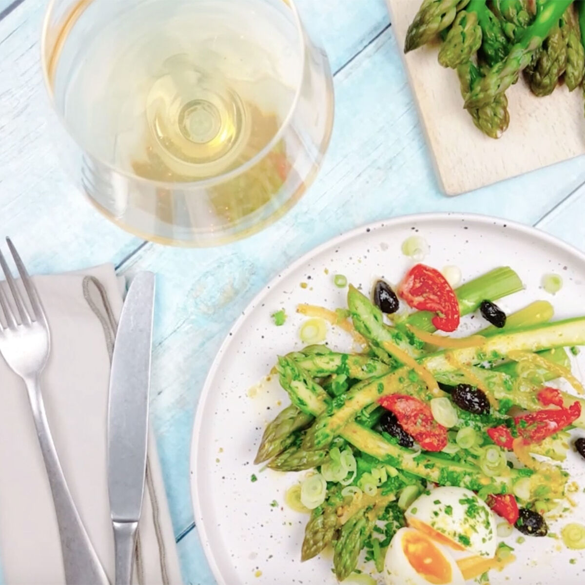 Steamed Asparagus with Soft Boiled Egg-1